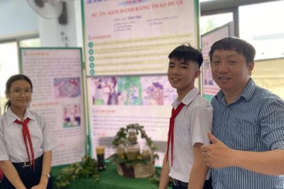 HÌNH ẢNH THẦY GIÁO VÀ HỌC SINH THAM GIA HỘI THI KHOA HỌC KỸ THUẬT CẤP HUYỆN NĂM HỌC 2023-2024