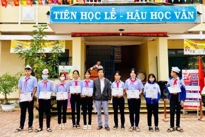 TRAO THƯỞNG HỌC SINH GIỎI LỚP 9 VÀ HỌC SINH GIỎI IOE CẤP TRƯỜNG NĂM HỌC 2023-2024
