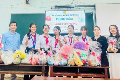 PHONG TRÀO GỬI LỜI CHÚC YÊU THƯƠNG VÀ GẤU BÔNG ẤM ÁP